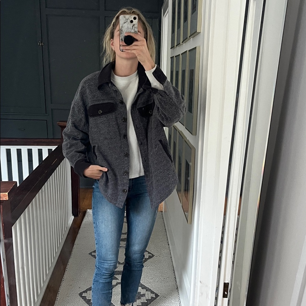 PacSun gray/black shirt jacket, like new!